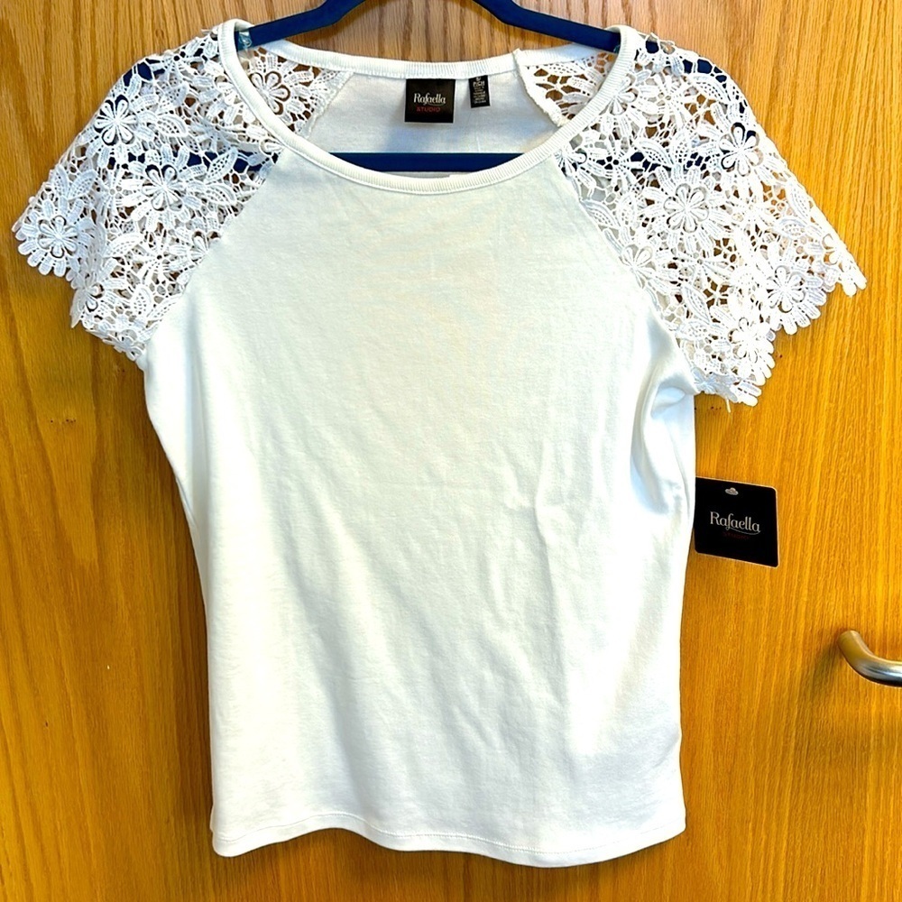 NWT Rafaella Women’s White Floral Lace Sleeves Cotton Short Sleeve Shirt Size S